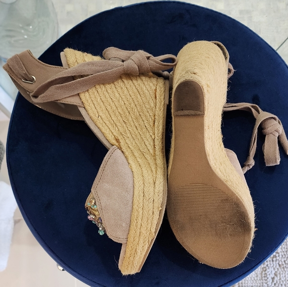 Steve Madden Wedges - Picture 2 of 8